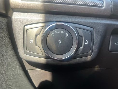 Used 2018 Ford Fusion SE FWD image 23