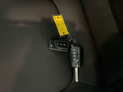 Used 2021 Toyota Corolla LE image 26