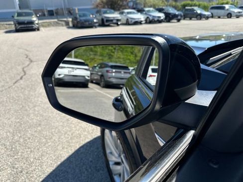 Certified 2020 Volkswagen Atlas Cross Sport SE w/ Panoramic Sunroof Package AWD/4WD image 15