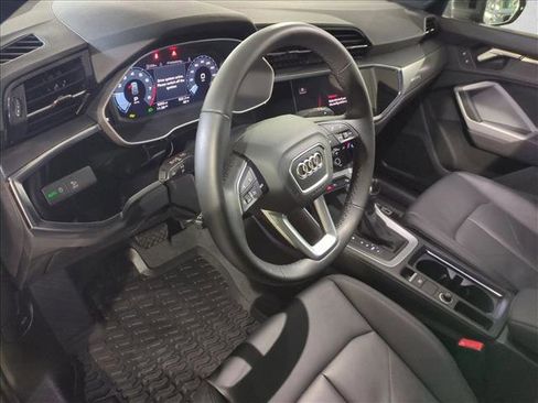 Certified 2025 Audi Q3 2.0T Premium w/ Convenience Package image 10