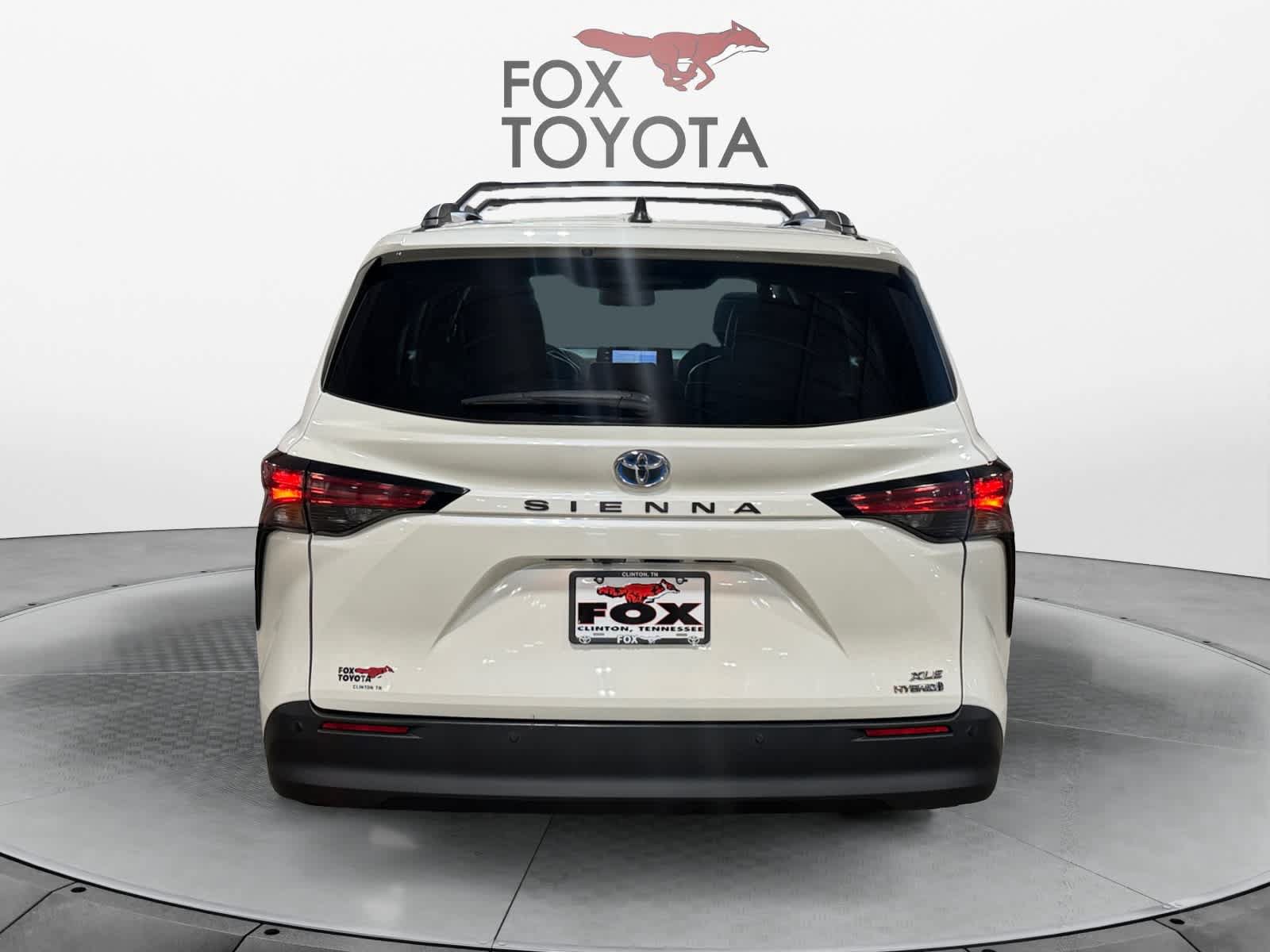 Used 2021 Toyota Sienna XLE w/ XLE Plus Package FWD image 5