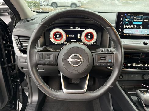 Used 2024 Nissan Rogue SL w/ SL Premium Package image 25