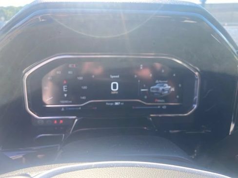 Used 2024 GMC Sierra 1500 SLE w/ Preferred Package AWD/4WD image 4