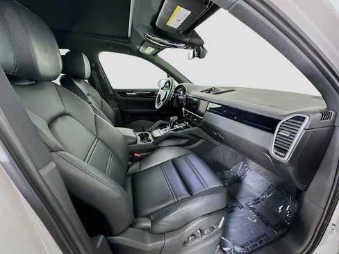 Certified 2023 Porsche Cayenne AWD/4WD image 29