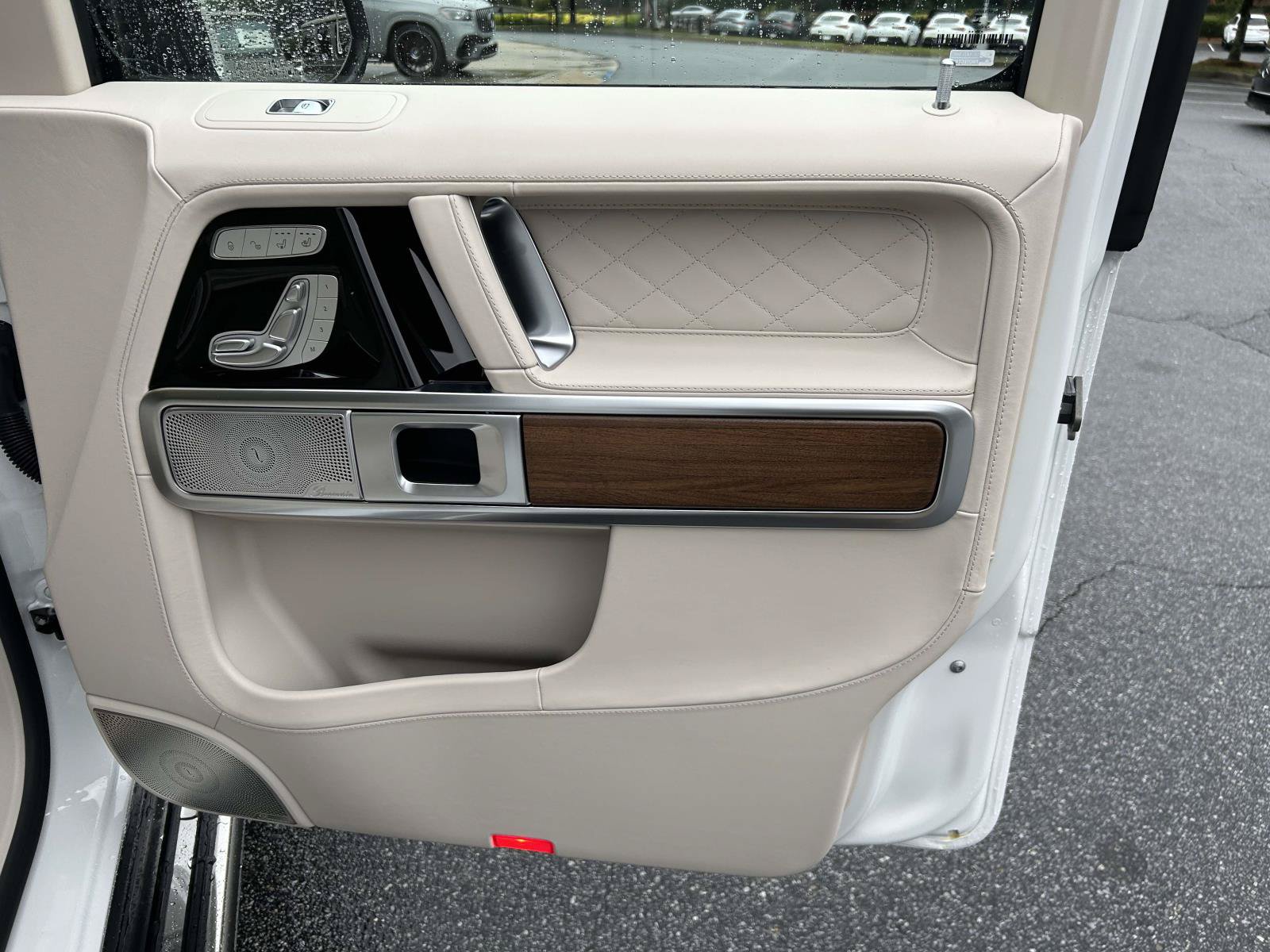 New 2027 Mercedes-Benz G 580 e image 41
