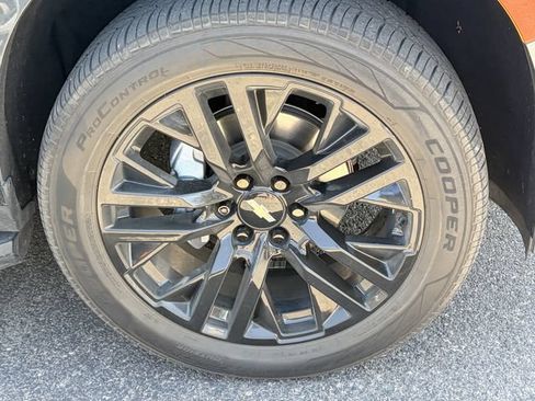 Used 2021 Chevrolet Tahoe RST w/ Luxury Package AWD/4WD image 4