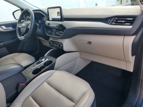 Used 2022 Ford Escape SEL w/ Technology Package image 18