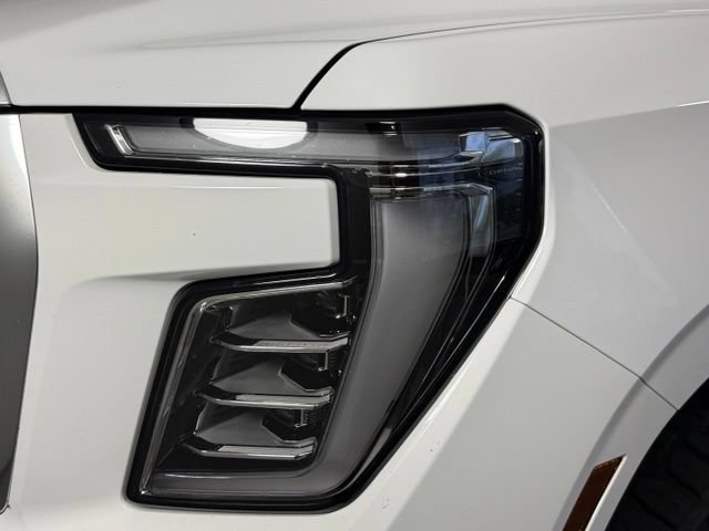 Used 2025 GMC Yukon XL Denali w/ Sun & Power Step Package RWD image 13