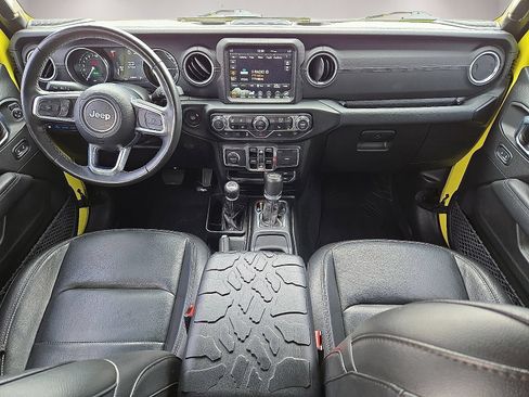 Used 2023 Jeep Wrangler Unlimited Sahara w/ Cold Weather Group AWD/4WD image 17