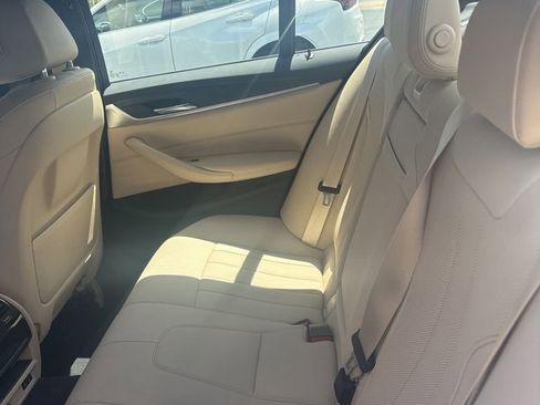 Used 2023 BMW 530i w/ Convenience Package RWD image 4
