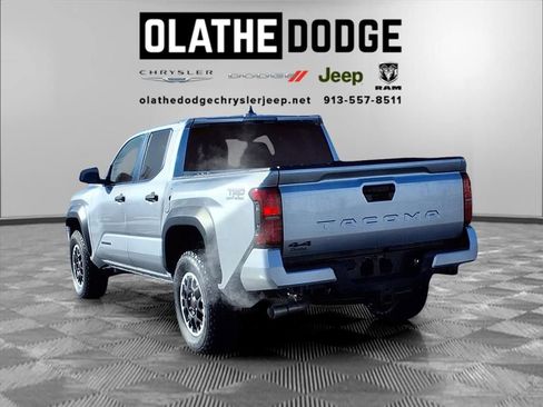 Used 2025 Toyota Tacoma SR5 image 3