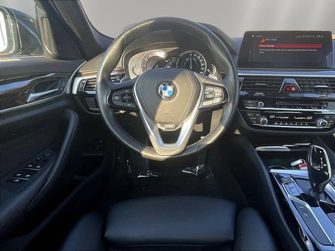 Used 2019 BMW 530e xDrive w/ Convenience Package AWD/4WD image 8