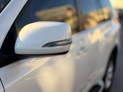 Used 2013 Lexus GX 460 image 9