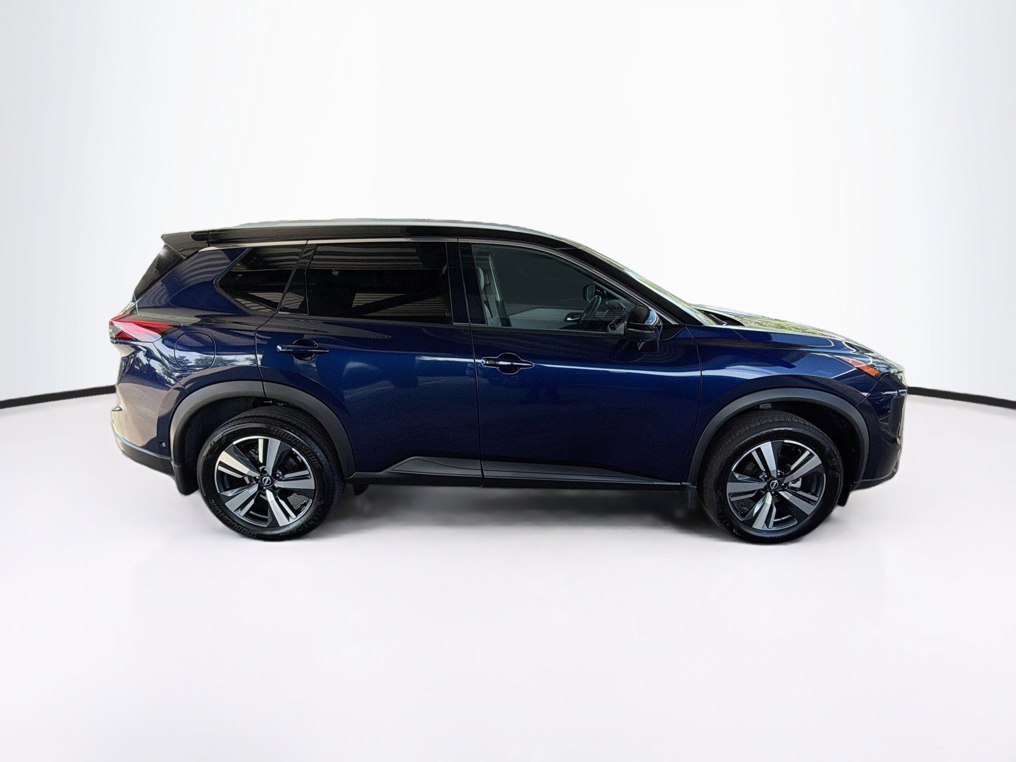 Used 2025 Nissan Rogue SL w/ SL Premium Package AWD/4WD image 10