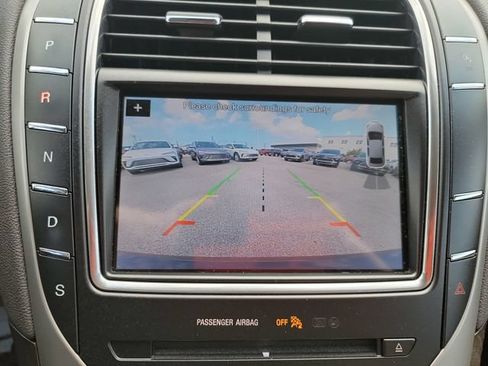 Used 2019 Lincoln Nautilus Select AWD/4WD image 26