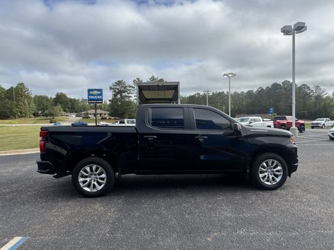 Used 2024 Chevrolet Silverado 1500 Custom image 2