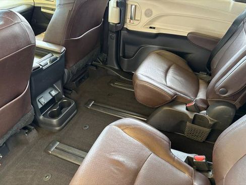Certified 2021 Toyota Sienna Platinum image 15