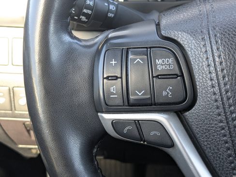 Used 2018 Toyota Highlander Limited Platinum image 31