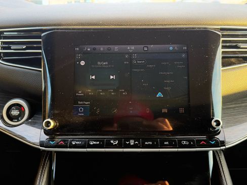 Used 2022 Jeep Wagoneer Series III image 16