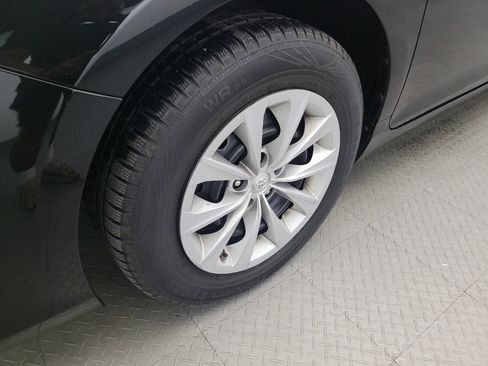 Used 2016 Toyota Camry LE FWD image 31