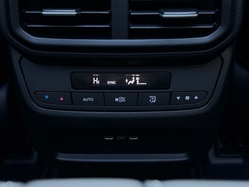 New 2025 Honda Pilot Touring image 28