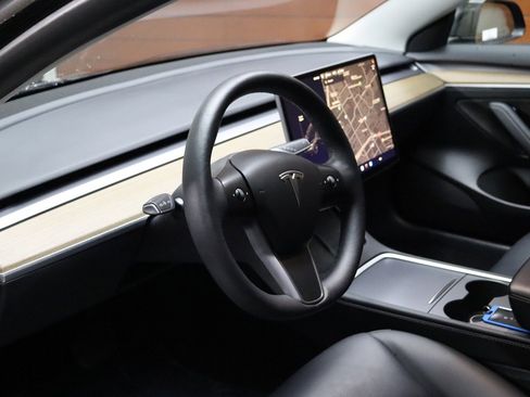 Used 2023 Tesla Model 3 Standard Range image 22