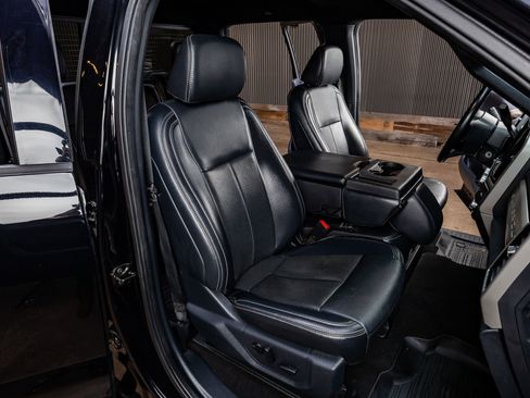 Used 2022 Ford F250 Lariat w/ Black Appearance Package image 28