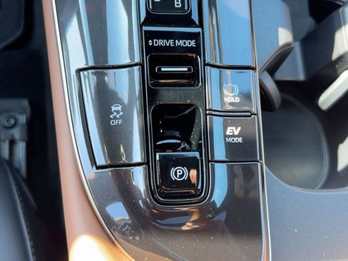 Used 2026 Toyota Crown w/ Advanced Technology Package AWD/4WD image 25