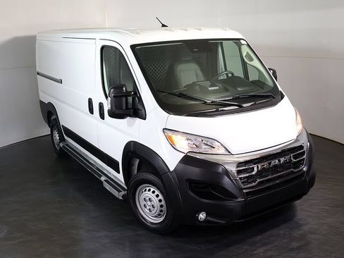 Used 2025 RAM ProMaster 2500 w/ U-Haul Equipment Group FWD image 7
