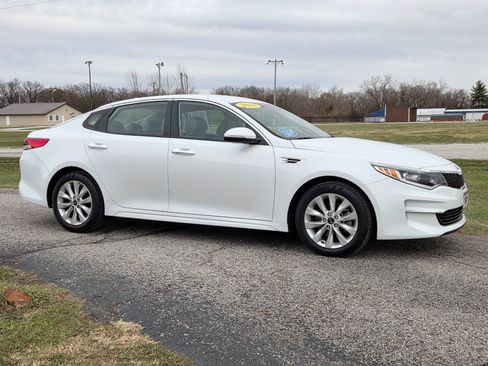 Used 2018 Kia Optima LX w/ 17" Alloy Wheels Package image 5
