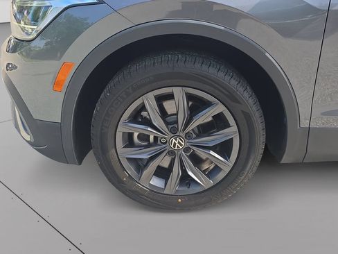 Certified 2023 Volkswagen Tiguan SE AWD/4WD image 29