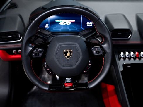 Used 2023 Lamborghini Huracan EVO image 28