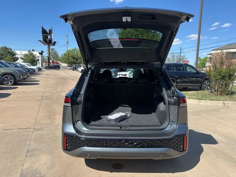 New 2026 Volkswagen Tiguan SE R-Line FWD image 14