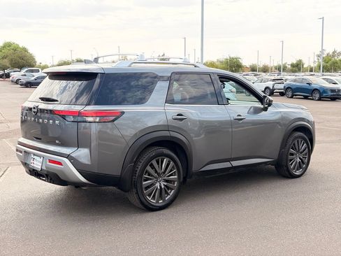 Used 2022 Nissan Pathfinder SL w/ SL Premium Package FWD image 6
