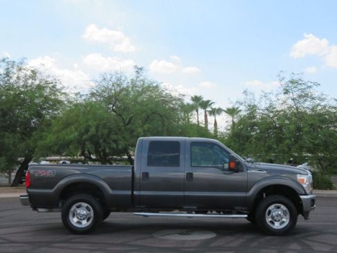 Used 2016 Ford F250 XLT w/ XLT Value Package AWD/4WD image 3