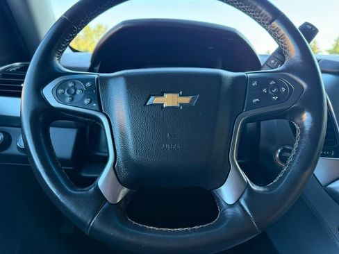 Used 2020 Chevrolet Suburban LT AWD/4WD image 14