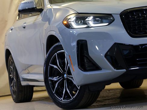 Used 2023 BMW X4 xDrive30i w/ M Sport Package AWD/4WD image 4