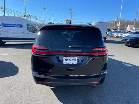 New 2026 Chrysler Pacifica Select w/ S Appearance Package FWD image 5