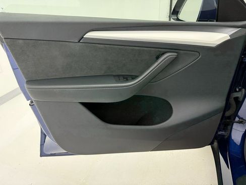 Used 2023 Tesla Model Y Long Range image 30
