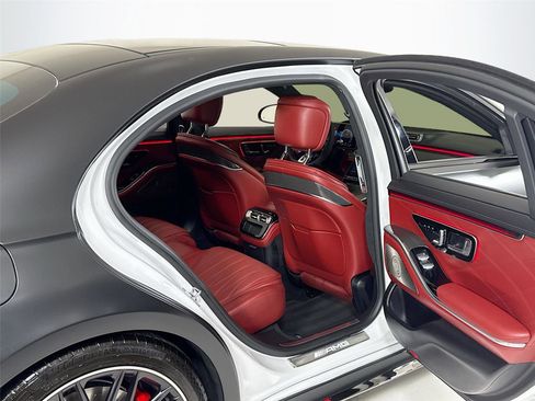 Used 2025 Mercedes-Benz S 63 AMG S image 30