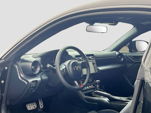 Used 2024 Toyota GR86 Premium image 9