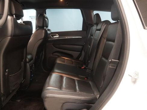 Used 2018 Jeep Grand Cherokee Limited image 25
