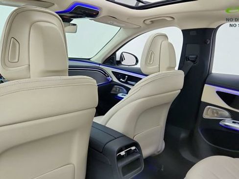 Used 2024 Mercedes-Benz E 350 4MATIC Sedan image 31