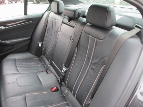 Used 2017 BMW 530i xDrive image 17