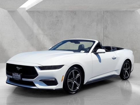 Used 2025 Ford Mustang Premium RWD image 8