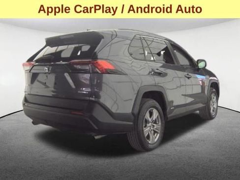 Used 2022 Toyota RAV4 LE image 5