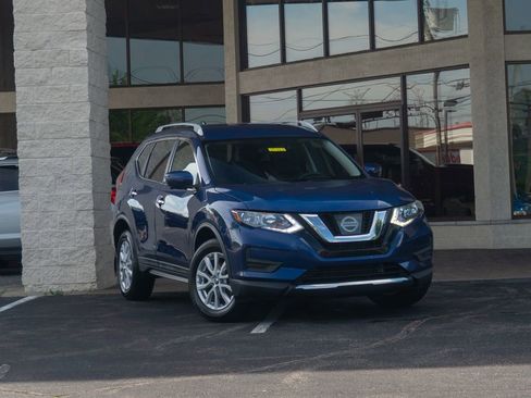 Used 2017 Nissan Rogue SV w/ SV Premium Package AWD/4WD image 1