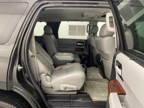 Used 2011 Toyota Sequoia Platinum image 34
