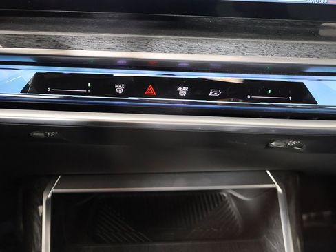 Used 2025 BMW 740i xDrive image 55