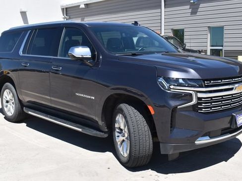 Used 2024 Chevrolet Suburban Premier AWD/4WD image 3